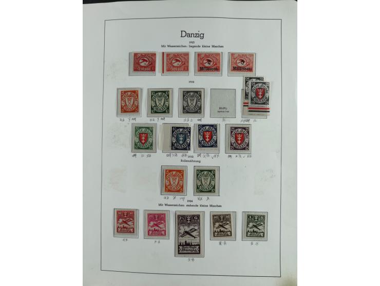 1920/39, interessante postfrische/ungebrauchte und gestempelte Sammlung in 1 Album, inkl. Dienstmarken und Portomarken, mit M