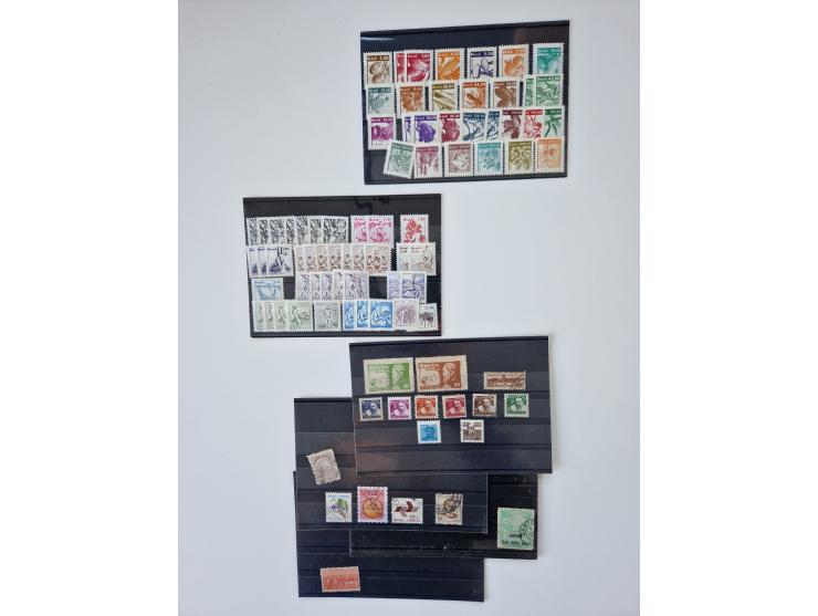 1843/2007 (ca.), umfangreiche postfrische, ungebrauchte und gebrauchte Sammlung in 32 Alben mit Briefen, inkl. amtlichen, Geb