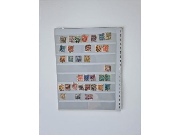 1843/2007 (ca.), umfangreiche postfrische, ungebrauchte und gebrauchte Sammlung in 32 Alben mit Briefen, inkl. amtlichen, Geb