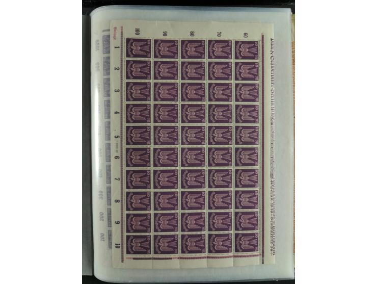1923, meist postfrischer Bestand mit über 70 Bögen ex. Mi.-Nr. 235-276, dabei auch kompletter Bogen Mi.-Nr. 260, teils vorgef