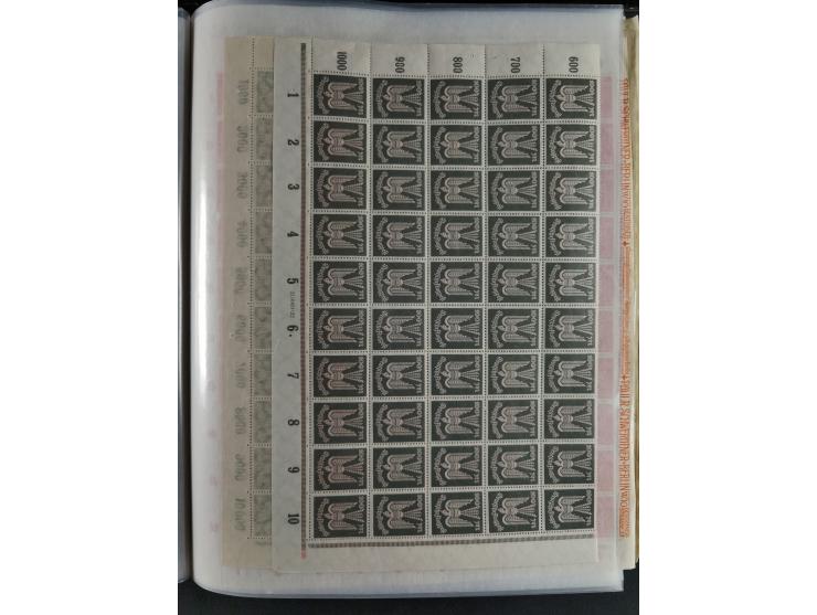 1923, meist postfrischer Bestand mit über 70 Bögen ex. Mi.-Nr. 235-276, dabei auch kompletter Bogen Mi.-Nr. 260, teils vorgef