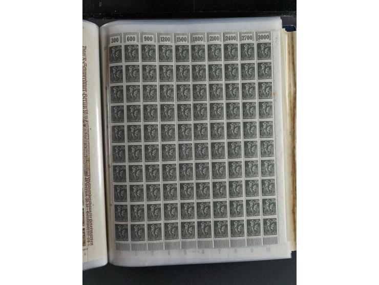 1923, meist postfrischer Bestand mit über 70 Bögen ex. Mi.-Nr. 235-276, dabei auch kompletter Bogen Mi.-Nr. 260, teils vorgef