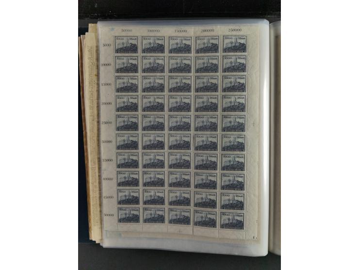 1923, meist postfrischer Bestand mit über 70 Bögen ex. Mi.-Nr. 235-276, dabei auch kompletter Bogen Mi.-Nr. 260, teils vorgef
