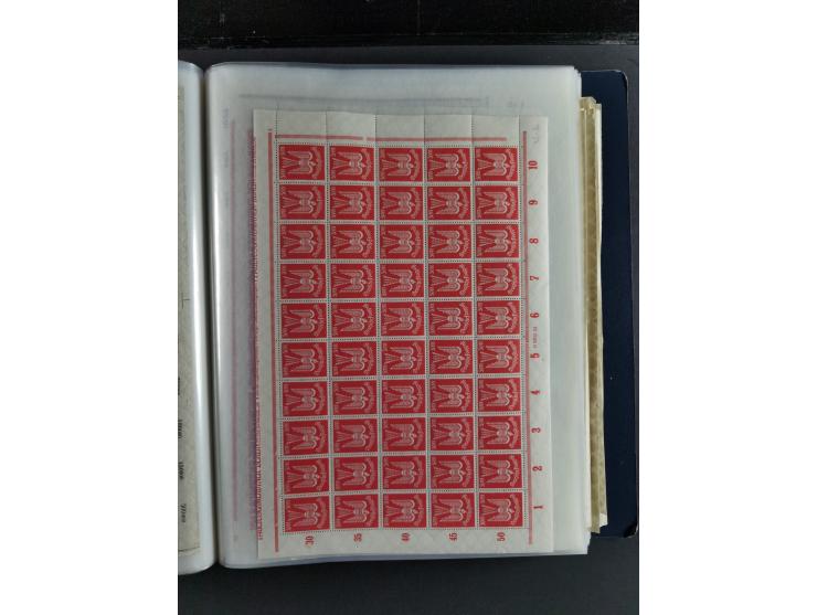 1923, meist postfrischer Bestand mit über 70 Bögen ex. Mi.-Nr. 235-276, dabei auch kompletter Bogen Mi.-Nr. 260, teils vorgef