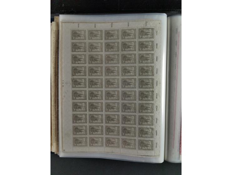 1923, meist postfrischer Bestand mit über 70 Bögen ex. Mi.-Nr. 235-276, dabei auch kompletter Bogen Mi.-Nr. 260, teils vorgef