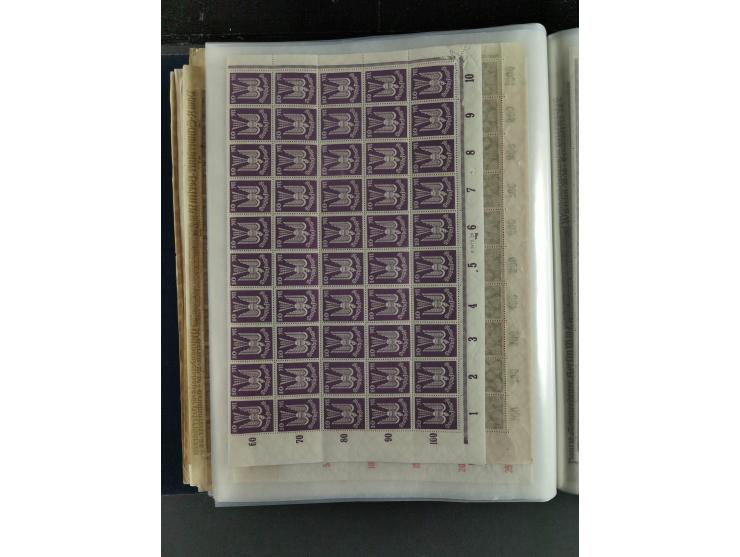 1923, meist postfrischer Bestand mit über 70 Bögen ex. Mi.-Nr. 235-276, dabei auch kompletter Bogen Mi.-Nr. 260, teils vorgef