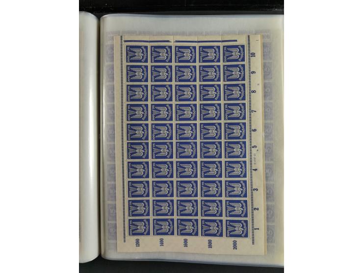 1923, meist postfrischer Bestand mit über 70 Bögen ex. Mi.-Nr. 235-276, dabei auch kompletter Bogen Mi.-Nr. 260, teils vorgef