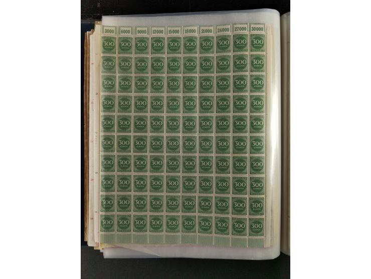 1923, meist postfrischer Bestand mit über 70 Bögen ex. Mi.-Nr. 235-276, dabei auch kompletter Bogen Mi.-Nr. 260, teils vorgef