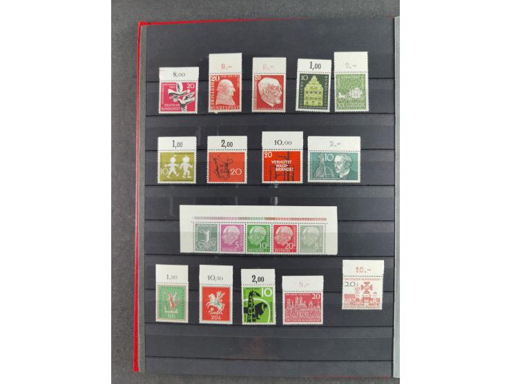 1949/59, praktisch komplette postfrische Sammlung (ohne Mi.-Nrn. 134+138), einheitlich vom oberen Bogenrand mit Lumogen und L