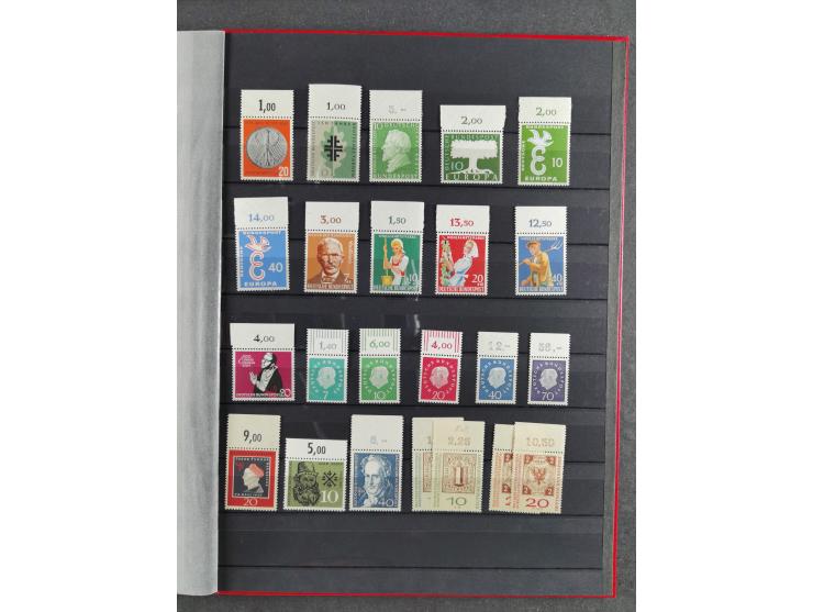 1949/59, praktisch komplette postfrische Sammlung (ohne Mi.-Nrn. 134+138), einheitlich vom oberen Bogenrand mit Lumogen und L