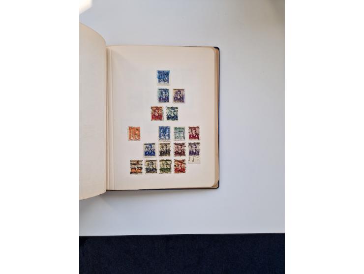 FISKALMARKEN: 1880/1920 (ca.), Einige tausend Fiskalmarken, Eisenbahnmarken, etc., teils in Bogenteilen und auch Bogen