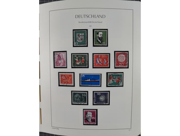1949/2010, umfangreiche, in den Hauptnummern je postfrische/ wenig ungebrauchte und gestempelt komplette Sammlung inkl. selbs