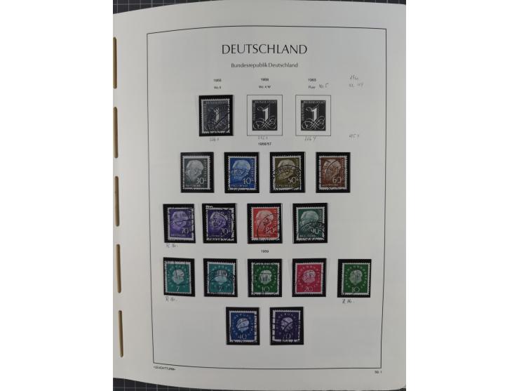 1949/2010, umfangreiche, in den Hauptnummern je postfrische/ wenig ungebrauchte und gestempelt komplette Sammlung inkl. selbs