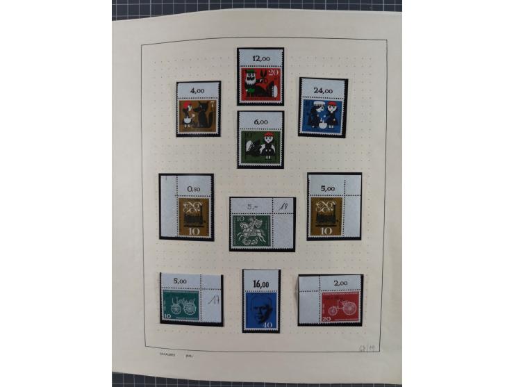 1949/2010, umfangreiche, in den Hauptnummern je postfrische/ wenig ungebrauchte und gestempelt komplette Sammlung inkl. selbs