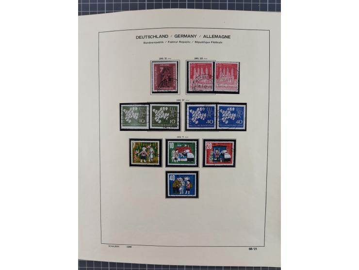1949/2010, umfangreiche, in den Hauptnummern je postfrische/ wenig ungebrauchte und gestempelt komplette Sammlung inkl. selbs