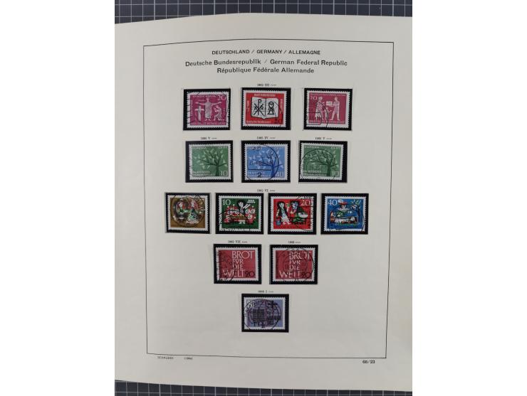 1949/2010, umfangreiche, in den Hauptnummern je postfrische/ wenig ungebrauchte und gestempelt komplette Sammlung inkl. selbs