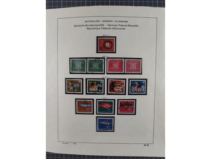 1949/2010, umfangreiche, in den Hauptnummern je postfrische/ wenig ungebrauchte und gestempelt komplette Sammlung inkl. selbs