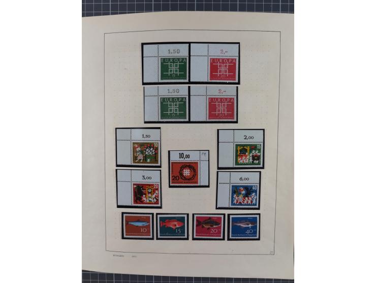 1949/2010, umfangreiche, in den Hauptnummern je postfrische/ wenig ungebrauchte und gestempelt komplette Sammlung inkl. selbs