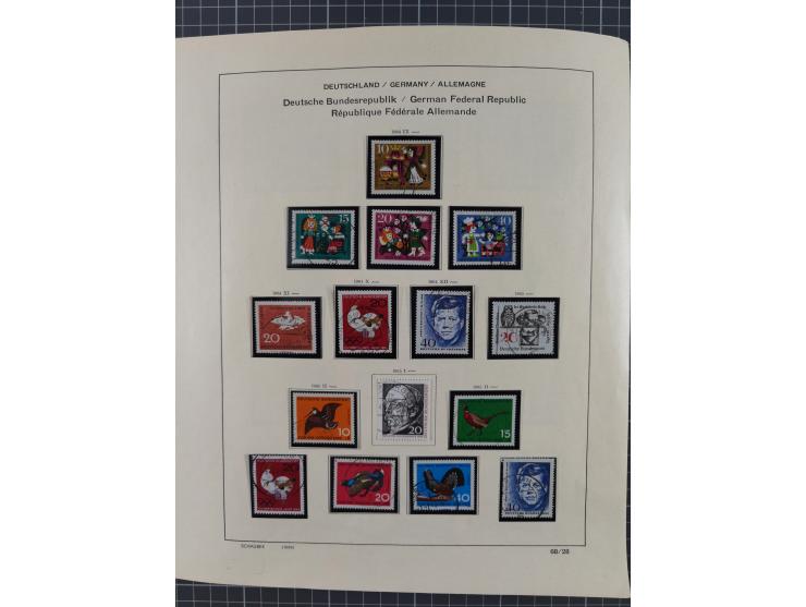 1949/2010, umfangreiche, in den Hauptnummern je postfrische/ wenig ungebrauchte und gestempelt komplette Sammlung inkl. selbs