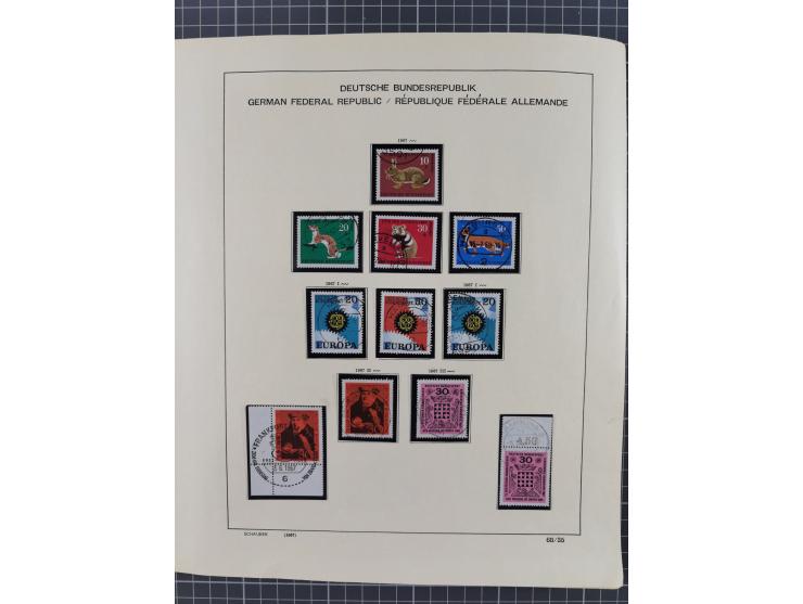 1949/2010, umfangreiche, in den Hauptnummern je postfrische/ wenig ungebrauchte und gestempelt komplette Sammlung inkl. selbs