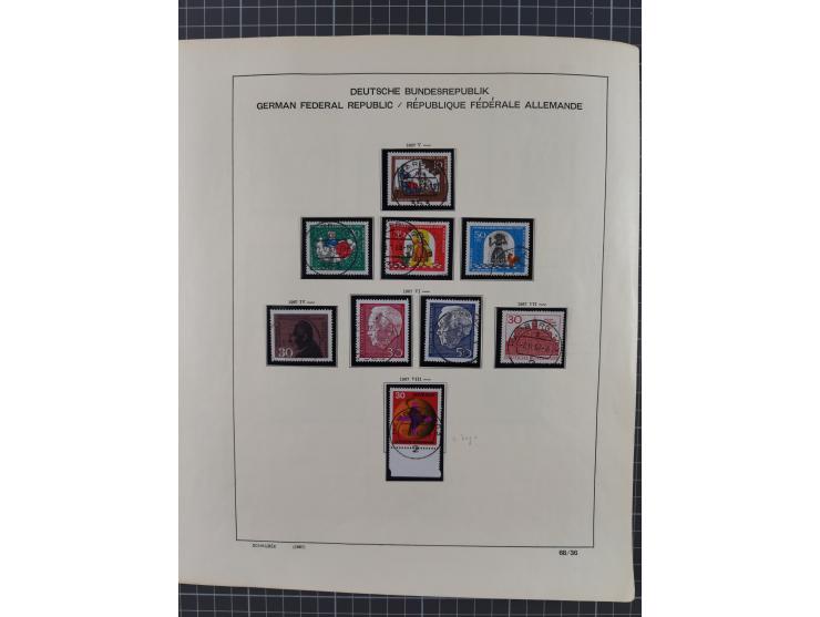 1949/2010, umfangreiche, in den Hauptnummern je postfrische/ wenig ungebrauchte und gestempelt komplette Sammlung inkl. selbs
