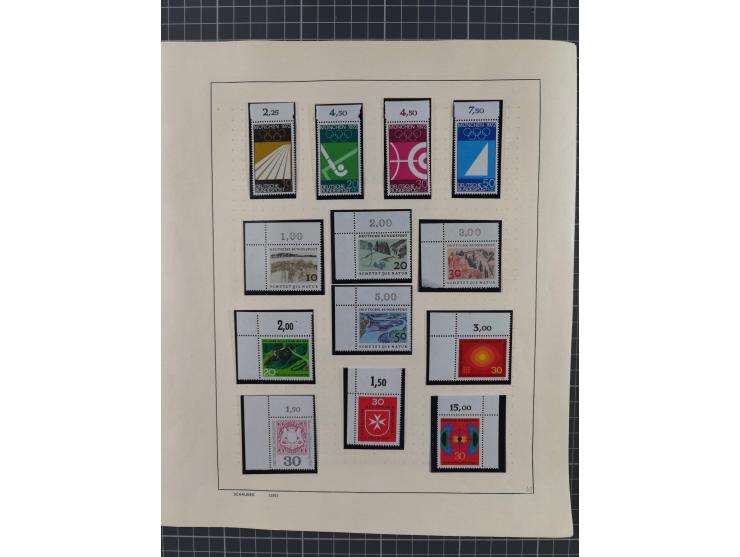 1949/2010, umfangreiche, in den Hauptnummern je postfrische/ wenig ungebrauchte und gestempelt komplette Sammlung inkl. selbs