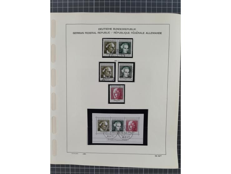1949/2010, umfangreiche, in den Hauptnummern je postfrische/ wenig ungebrauchte und gestempelt komplette Sammlung inkl. selbs
