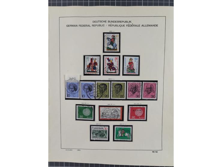 1949/2010, umfangreiche, in den Hauptnummern je postfrische/ wenig ungebrauchte und gestempelt komplette Sammlung inkl. selbs