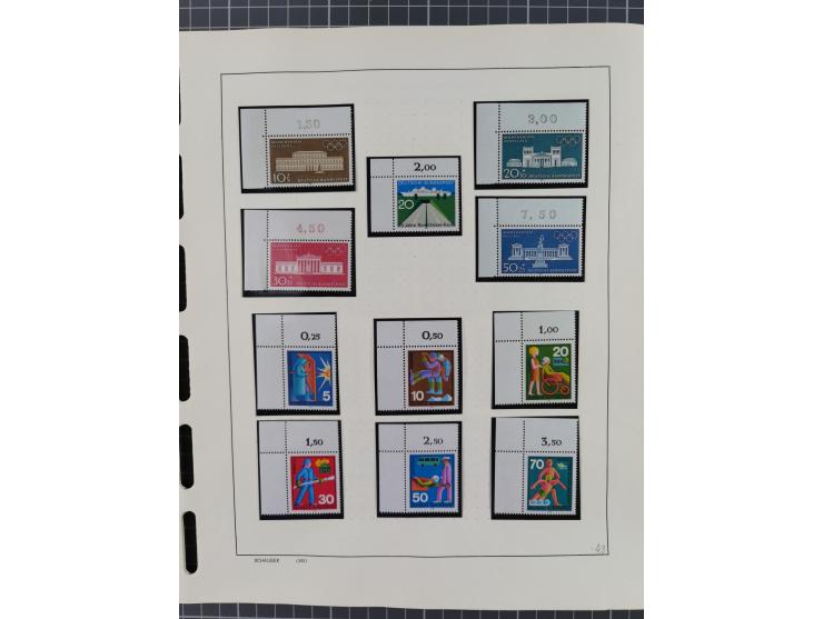 1949/2010, umfangreiche, in den Hauptnummern je postfrische/ wenig ungebrauchte und gestempelt komplette Sammlung inkl. selbs