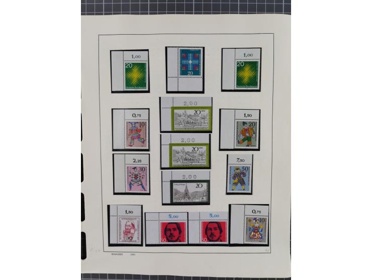1949/2010, umfangreiche, in den Hauptnummern je postfrische/ wenig ungebrauchte und gestempelt komplette Sammlung inkl. selbs