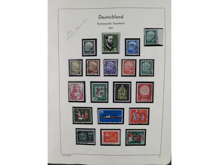1949/2010, umfangreiche, in den Hauptnummern je postfrische/ wenig ungebrauchte und gestempelt komplette Sammlung inkl. selbs