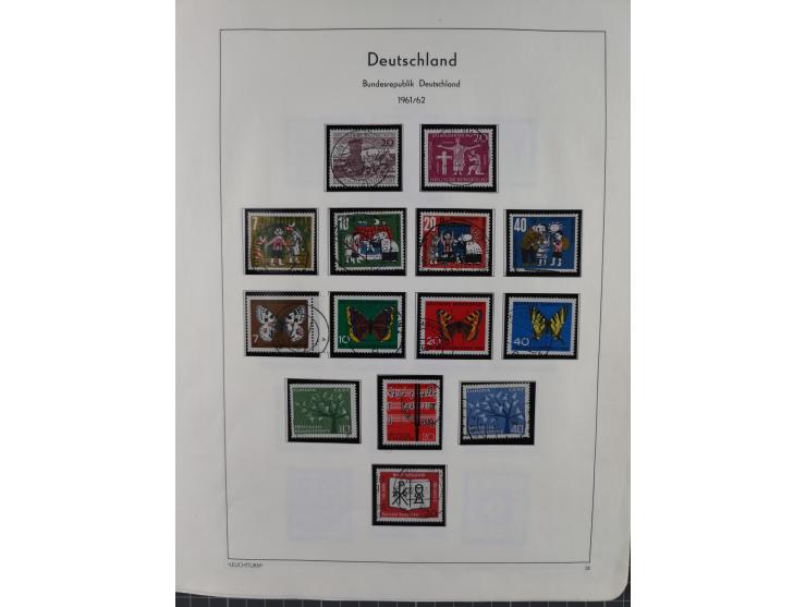 1949/2010, umfangreiche, in den Hauptnummern je postfrische/ wenig ungebrauchte und gestempelt komplette Sammlung inkl. selbs