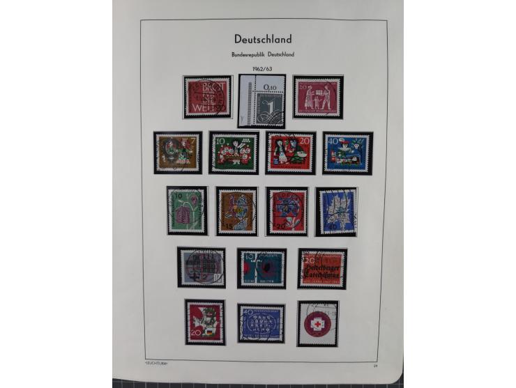 1949/2010, umfangreiche, in den Hauptnummern je postfrische/ wenig ungebrauchte und gestempelt komplette Sammlung inkl. selbs