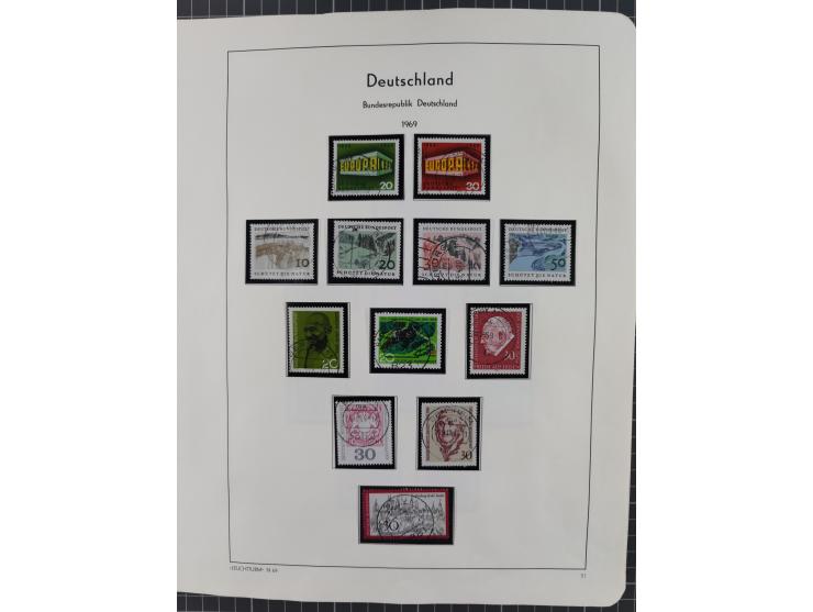 1949/2010, umfangreiche, in den Hauptnummern je postfrische/ wenig ungebrauchte und gestempelt komplette Sammlung inkl. selbs