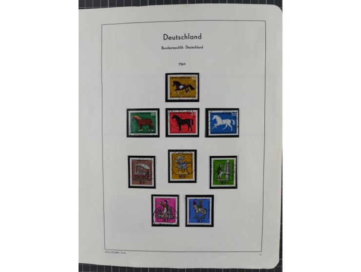 1949/2010, umfangreiche, in den Hauptnummern je postfrische/ wenig ungebrauchte und gestempelt komplette Sammlung inkl. selbs