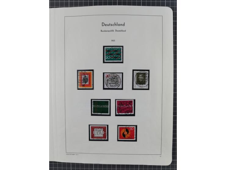 1949/2010, umfangreiche, in den Hauptnummern je postfrische/ wenig ungebrauchte und gestempelt komplette Sammlung inkl. selbs