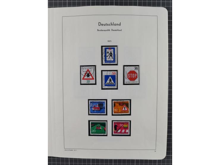 1949/2010, umfangreiche, in den Hauptnummern je postfrische/ wenig ungebrauchte und gestempelt komplette Sammlung inkl. selbs