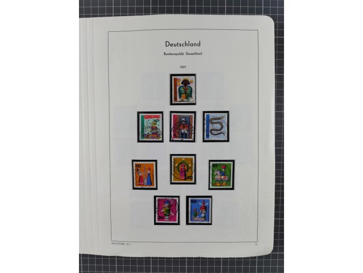 1949/2010, umfangreiche, in den Hauptnummern je postfrische/ wenig ungebrauchte und gestempelt komplette Sammlung inkl. selbs