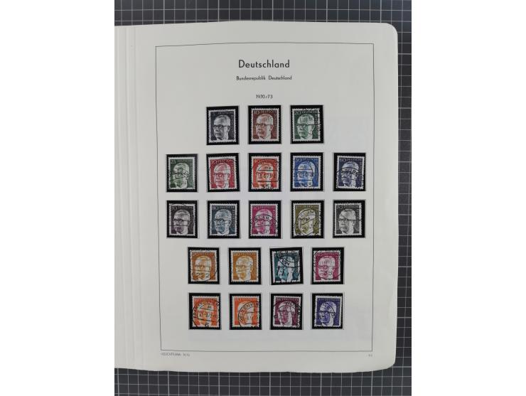 1949/2010, umfangreiche, in den Hauptnummern je postfrische/ wenig ungebrauchte und gestempelt komplette Sammlung inkl. selbs