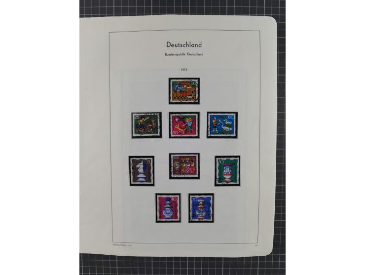 1949/2010, umfangreiche, in den Hauptnummern je postfrische/ wenig ungebrauchte und gestempelt komplette Sammlung inkl. selbs