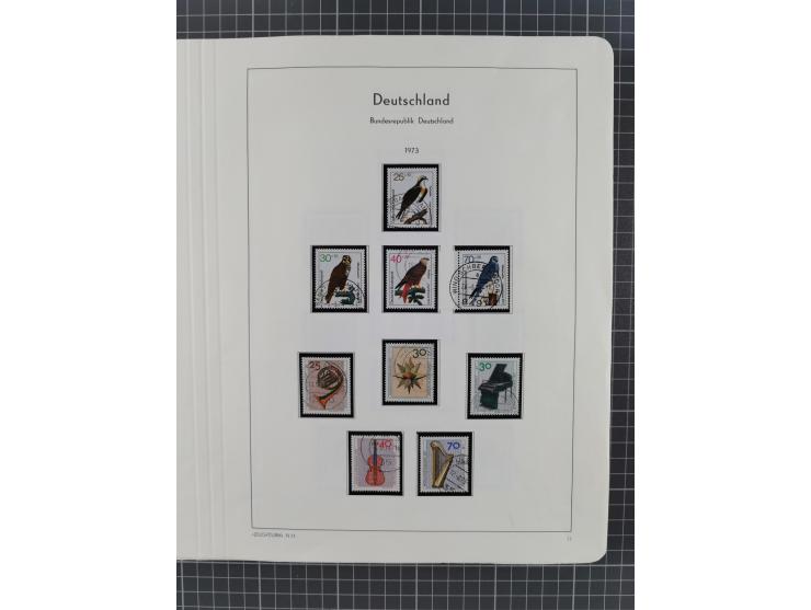 1949/2010, umfangreiche, in den Hauptnummern je postfrische/ wenig ungebrauchte und gestempelt komplette Sammlung inkl. selbs