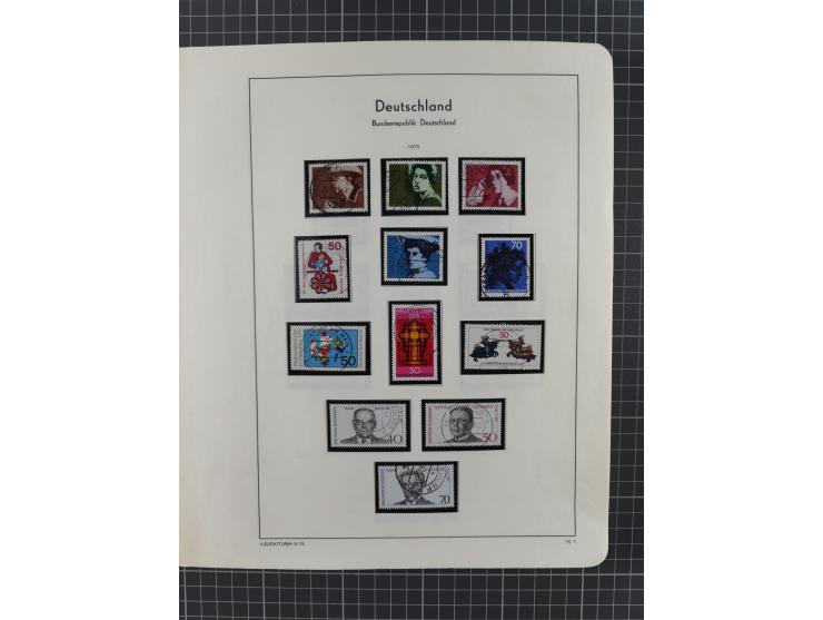 1949/2010, umfangreiche, in den Hauptnummern je postfrische/ wenig ungebrauchte und gestempelt komplette Sammlung inkl. selbs