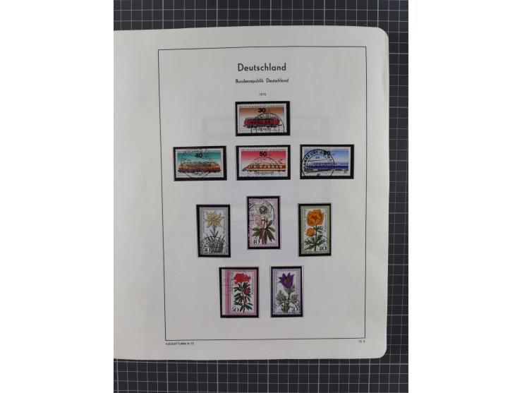 1949/2010, umfangreiche, in den Hauptnummern je postfrische/ wenig ungebrauchte und gestempelt komplette Sammlung inkl. selbs