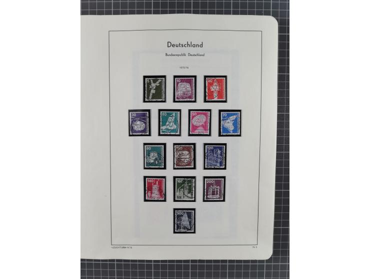 1949/2010, umfangreiche, in den Hauptnummern je postfrische/ wenig ungebrauchte und gestempelt komplette Sammlung inkl. selbs