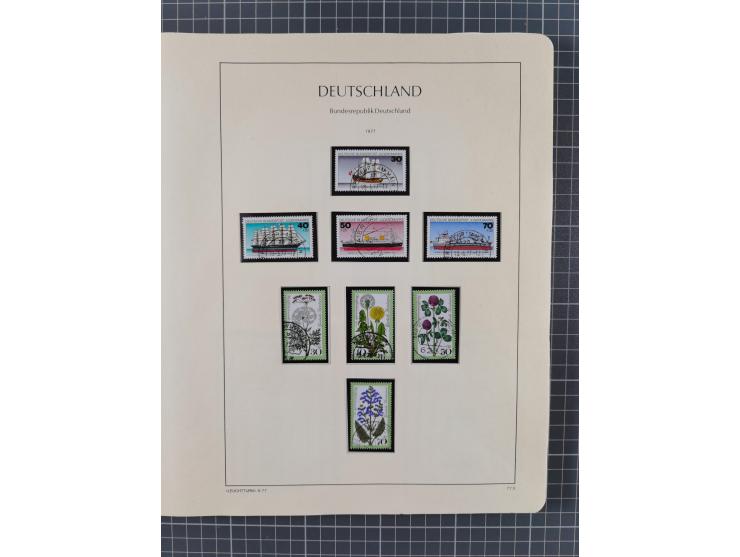 1949/2010, umfangreiche, in den Hauptnummern je postfrische/ wenig ungebrauchte und gestempelt komplette Sammlung inkl. selbs