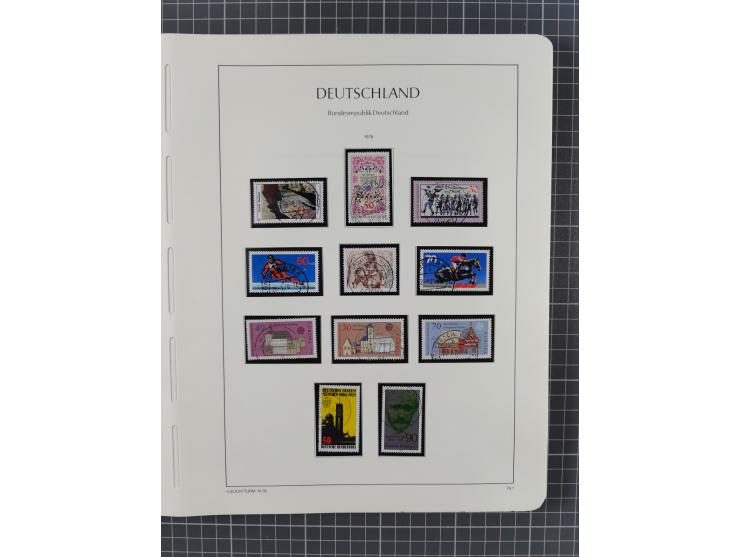 1949/2010, umfangreiche, in den Hauptnummern je postfrische/ wenig ungebrauchte und gestempelt komplette Sammlung inkl. selbs