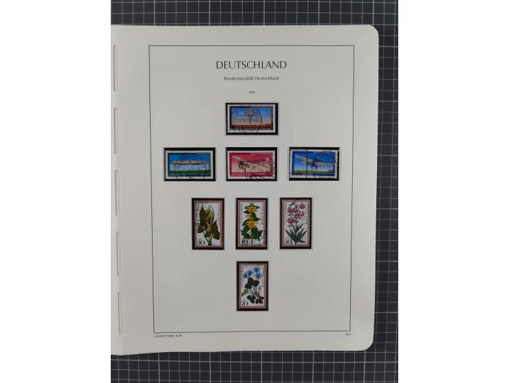 1949/2010, umfangreiche, in den Hauptnummern je postfrische/ wenig ungebrauchte und gestempelt komplette Sammlung inkl. selbs