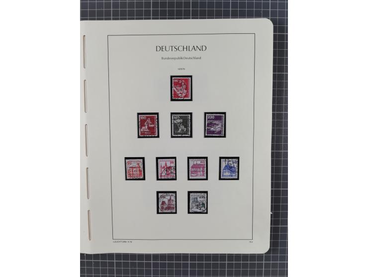 1949/2010, umfangreiche, in den Hauptnummern je postfrische/ wenig ungebrauchte und gestempelt komplette Sammlung inkl. selbs