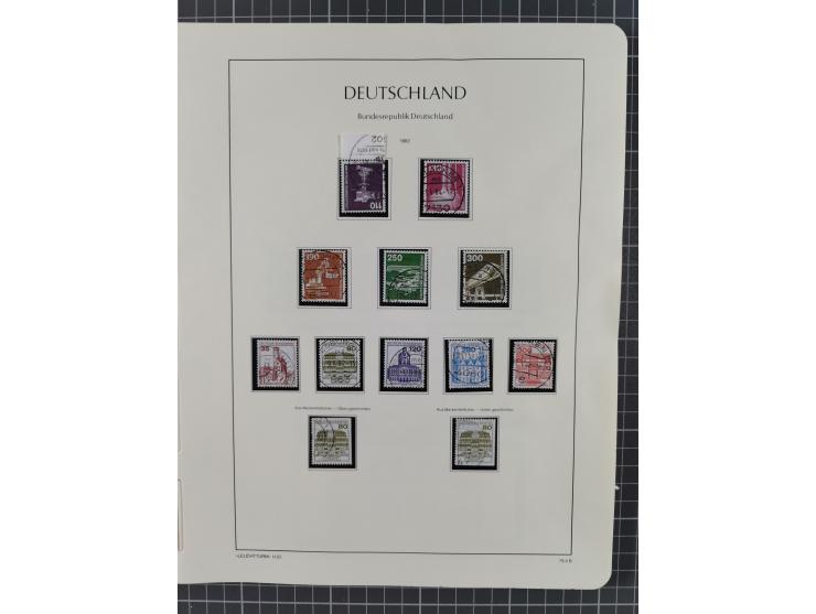 1949/2010, umfangreiche, in den Hauptnummern je postfrische/ wenig ungebrauchte und gestempelt komplette Sammlung inkl. selbs
