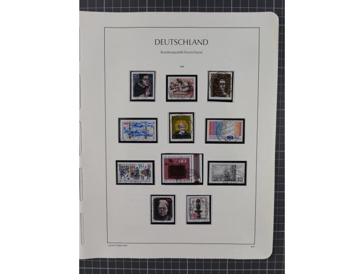 1949/2010, umfangreiche, in den Hauptnummern je postfrische/ wenig ungebrauchte und gestempelt komplette Sammlung inkl. selbs